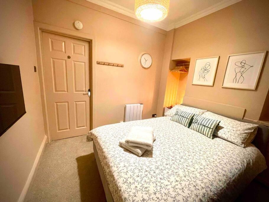 Newly Refurbished, Central Apartment With Permit Parking Бат Екстер'єр фото